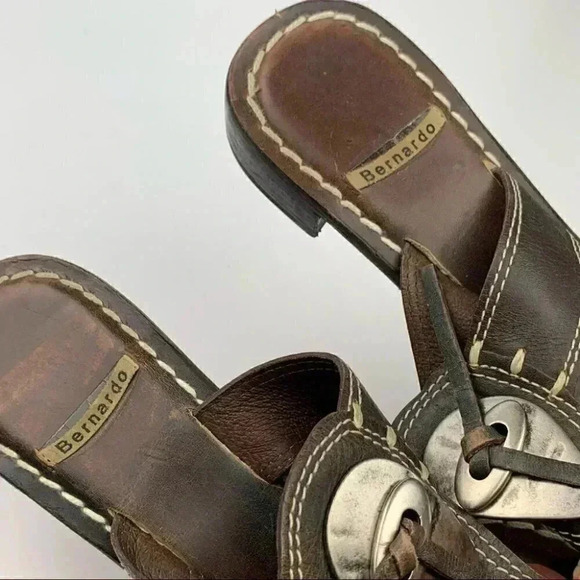 Bernardo sandals 7.5 chocolate brown leather south western bolo thong flip flops - Picture 11 of 12